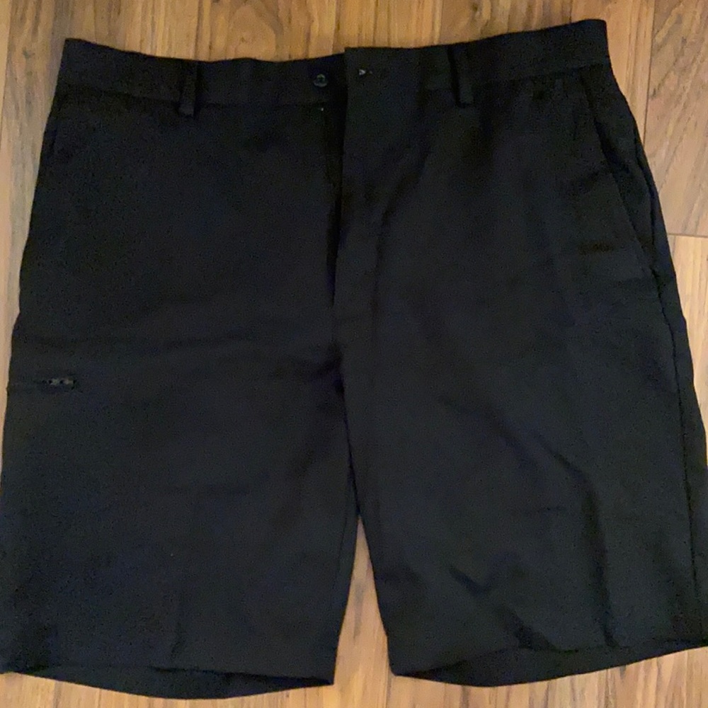 Men’s Size 34 PGA Tour Golf Shorts